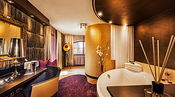 Doppelzimmer Glamourstyle mit Whirlpool im Hotel Winzer