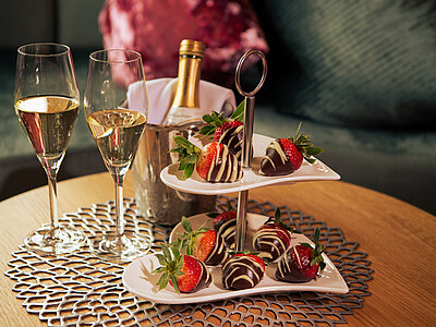 Schokoerdbeeren als romantischer Genuss im Wellness Kuschelhotel Winzer