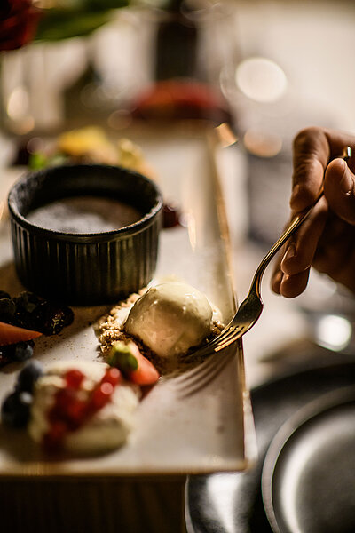 Dessert am Foodsharing-Tisch im Adults Only Hotel Winzer