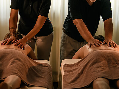 Couples’ massage in the spa area of the Adults Only Hotel Winzer