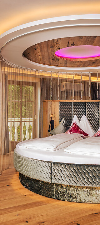 Kuschelsuite mit Whirlpool im Adults Only Hideaway Hotel Winzer