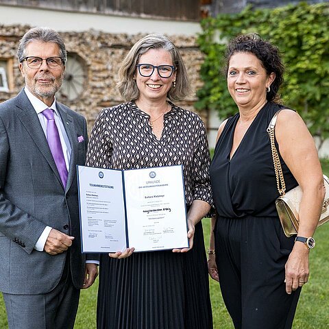 Unsere liebe Barbara hat die AKA vergangene Woche mit ausgezeichnetem Erfolg abgeschlossen. Wir sind super stolz auf unsere Rezeptionsleitung! #öhv #aka #hotelwinzer #teamwinzer