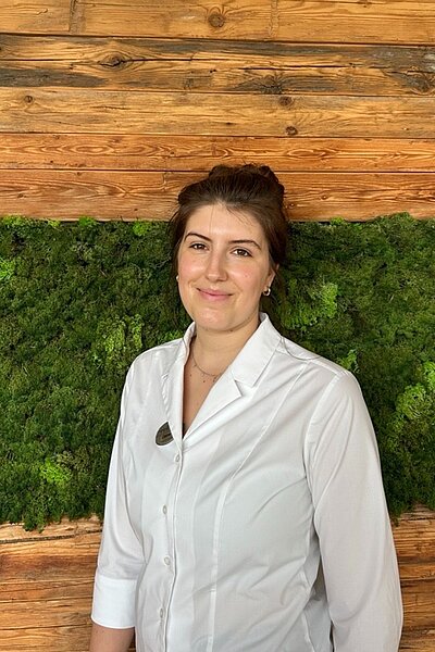 Herzlich willkommen im Team! Unsere Rezeption hat doppelt Verstärkung bekommen – wir freuen uns, zwei neue Kolleginnen an der Front begrüßen zu dürfen: